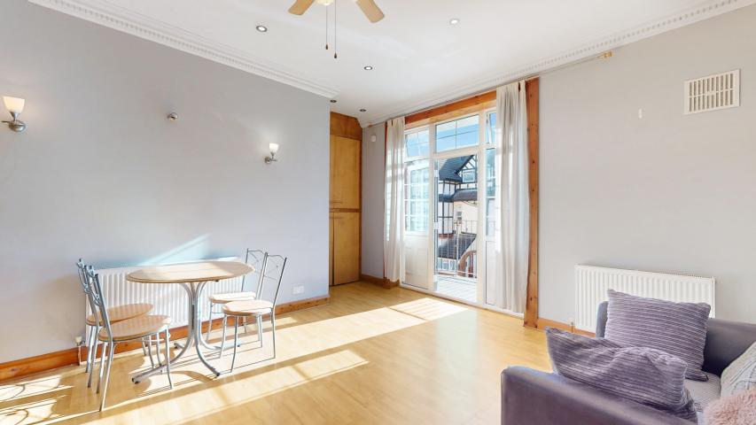 Modern and Central Apartment Heathfield Park, Willesden Green